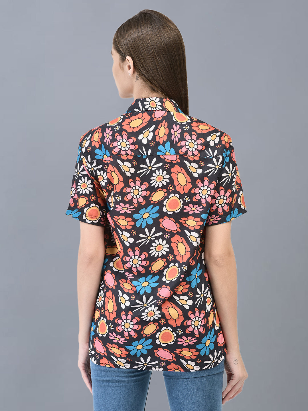 Cozmostore Step into Spring with Our Floral Printed Casual Shirt for Women. Embrace The Blooming Season with This Fashionable and Comfortable Piece.