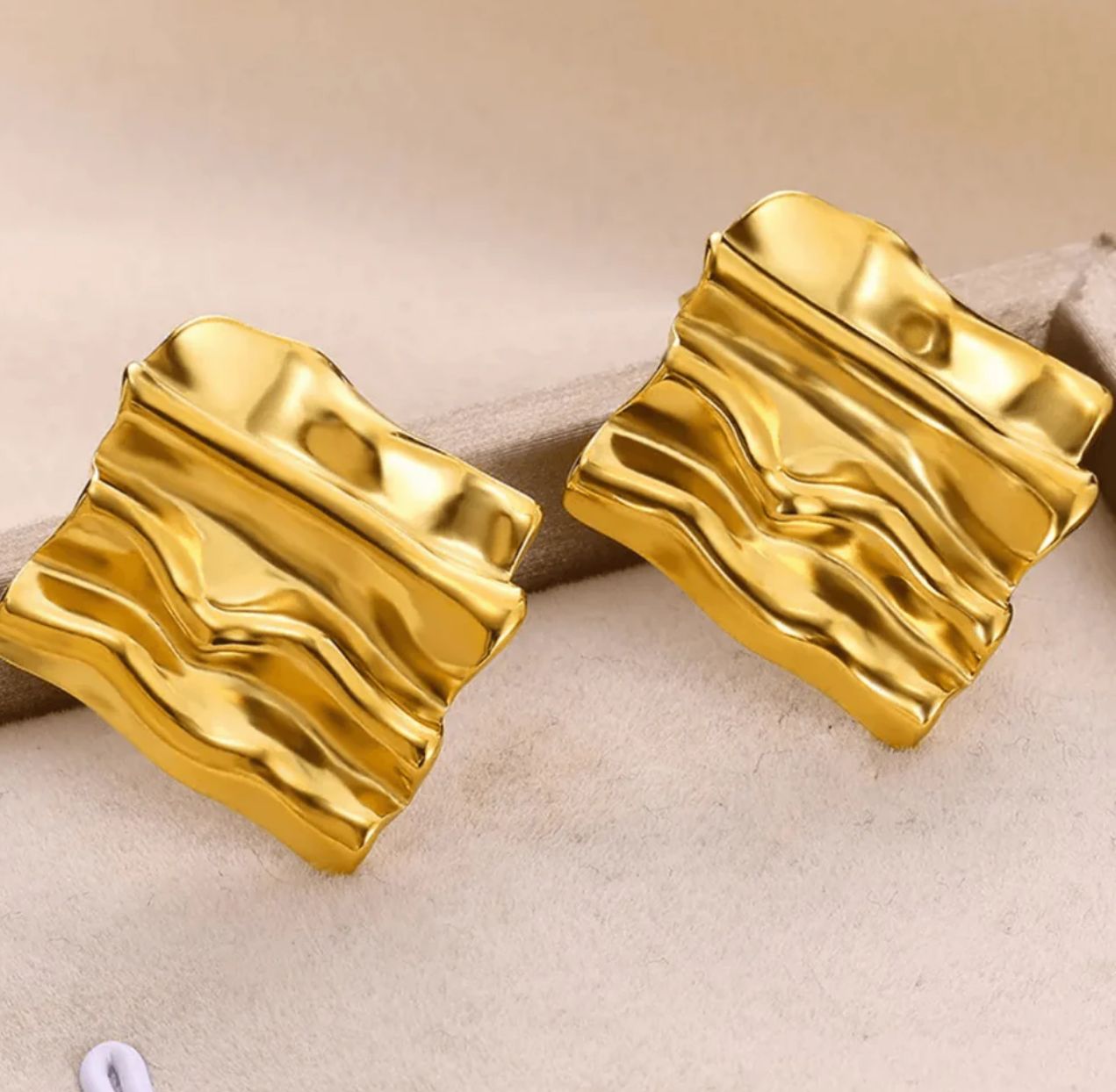 WaveGlow Earring