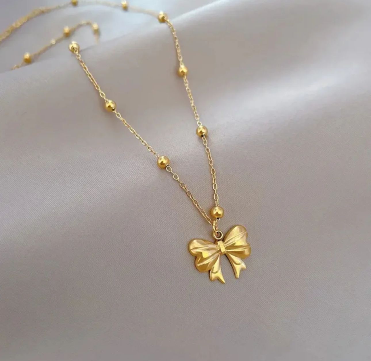 Bow and Beaded Chain Necklace