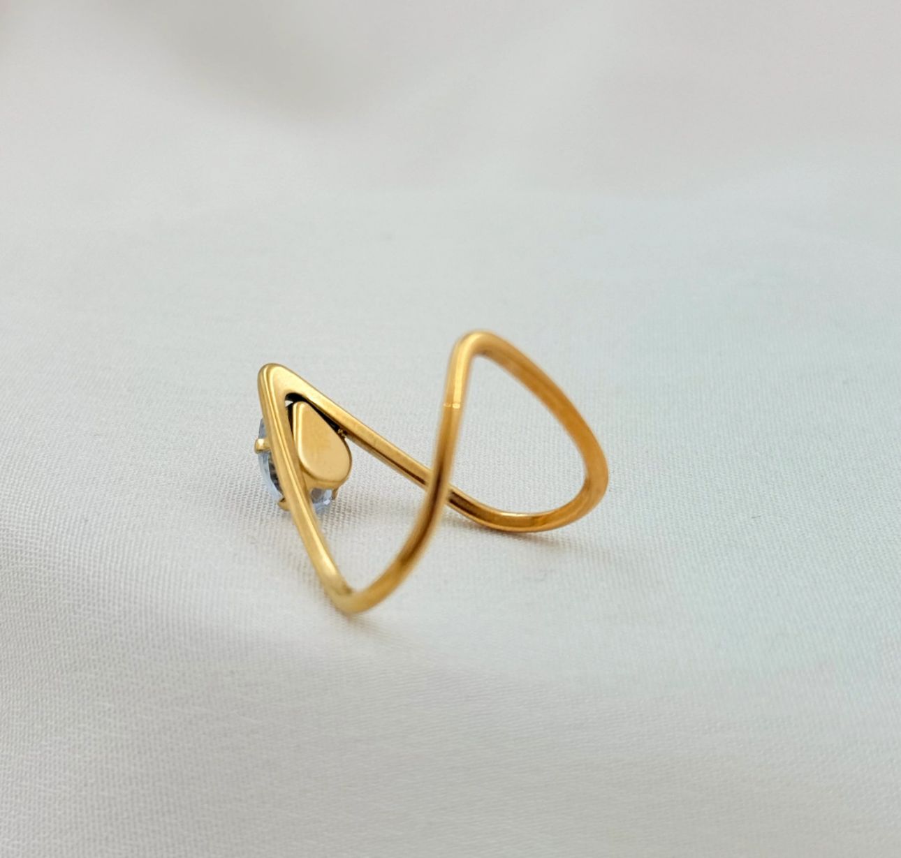 Eterna V Shape Ring