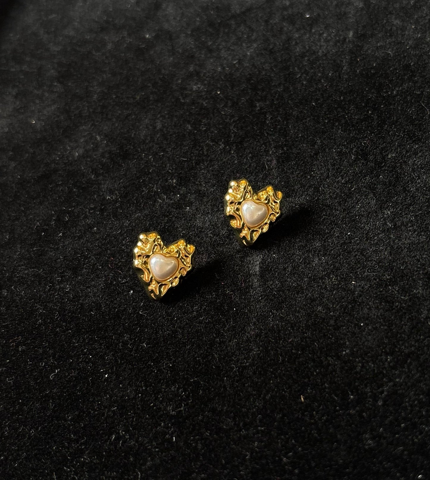 Pearly Heart Earring