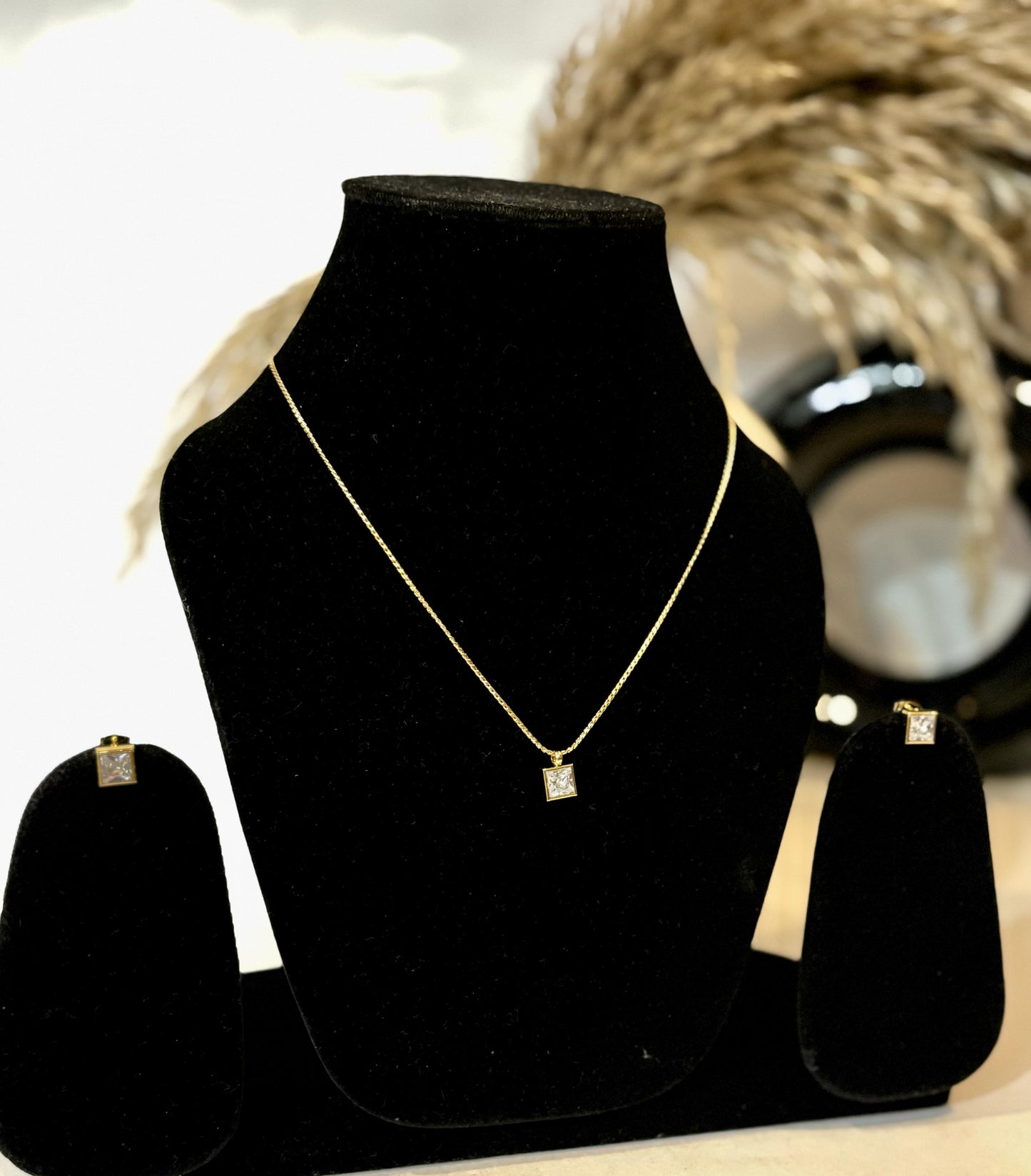 Elora Spark Necklace Set