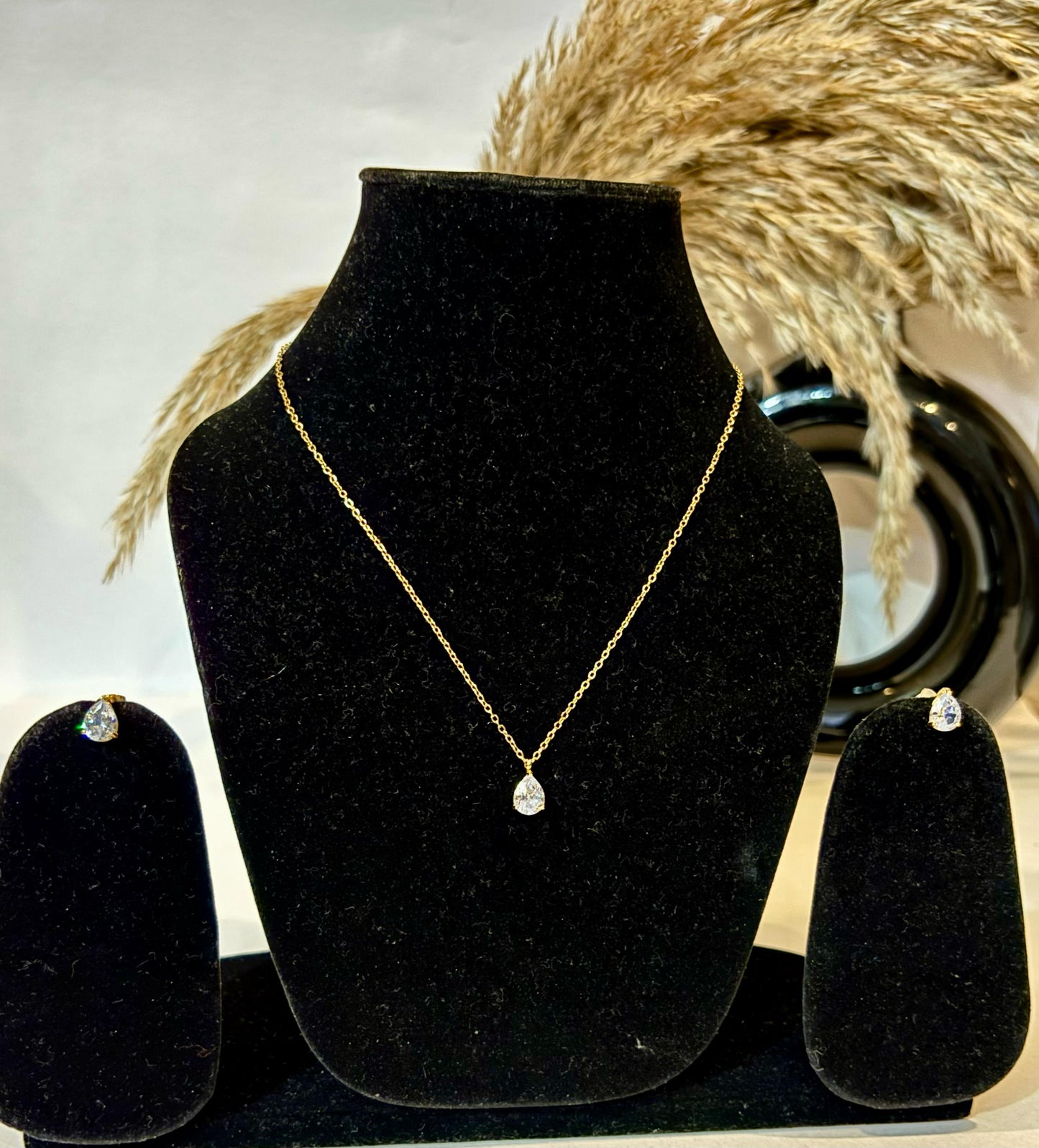 Miraya Drop Necklace Set
