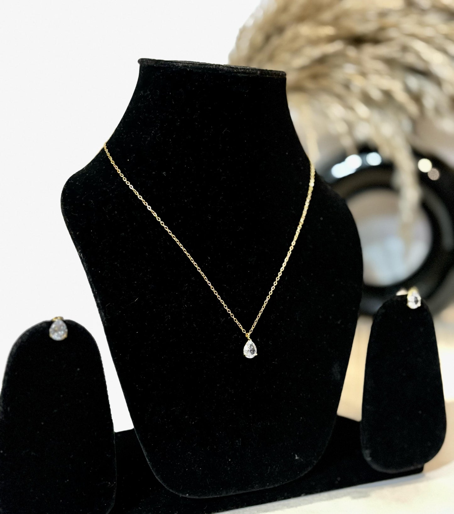 Miraya Drop Necklace Set