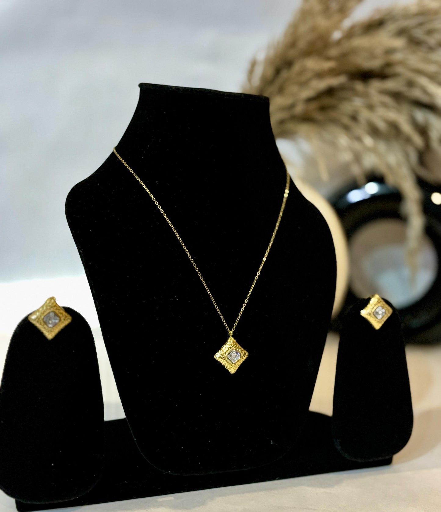 Zarqa Prism Necklace Set