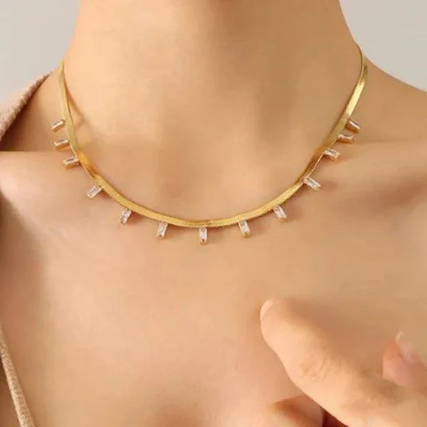Aurelia Spark Necklace