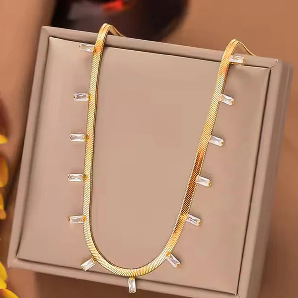 Aurelia Spark Necklace