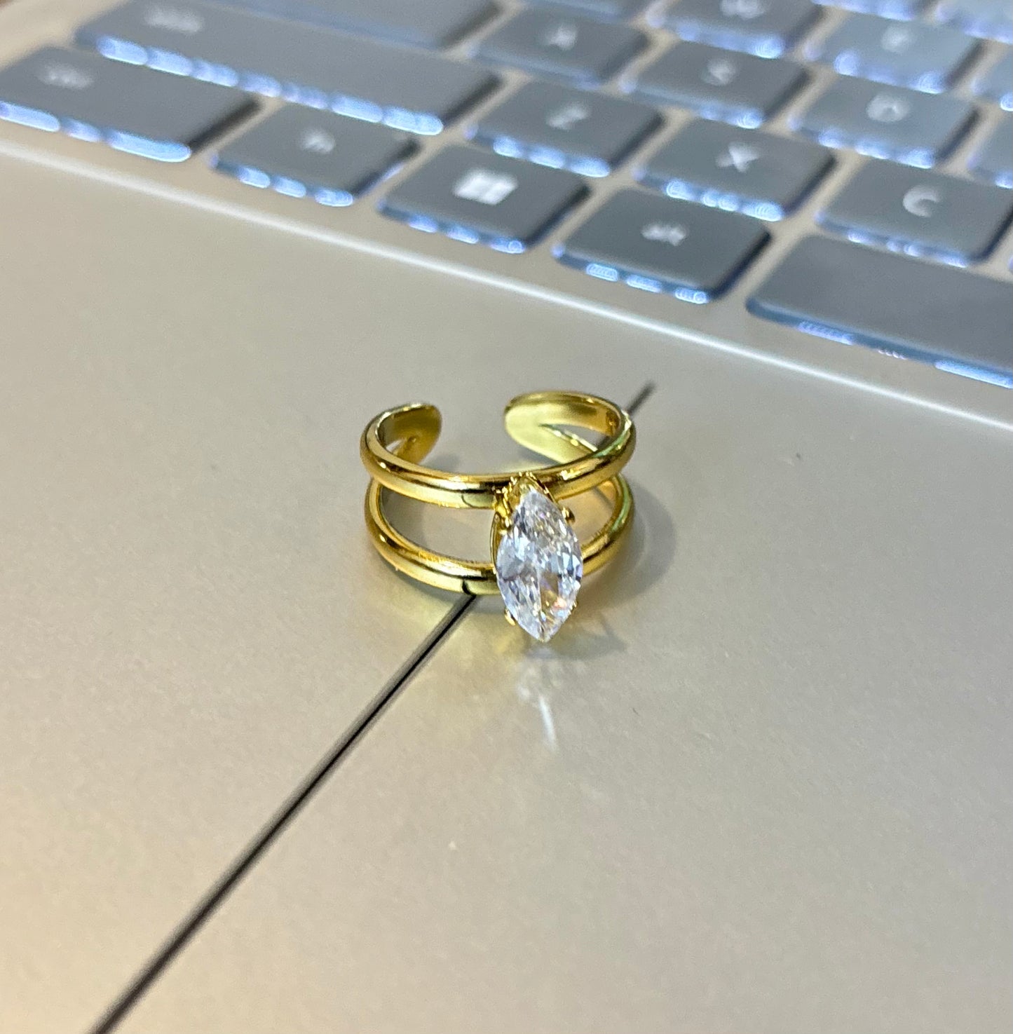 Evara Ring