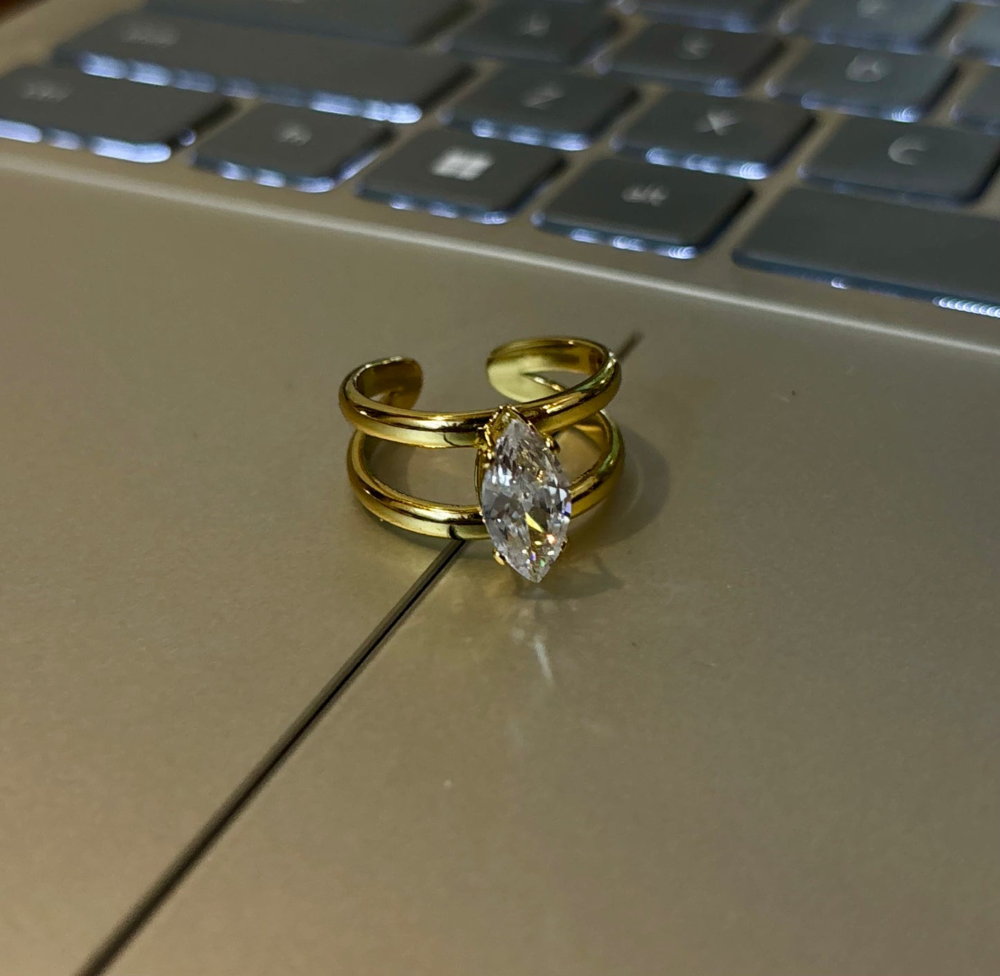 Evara Ring