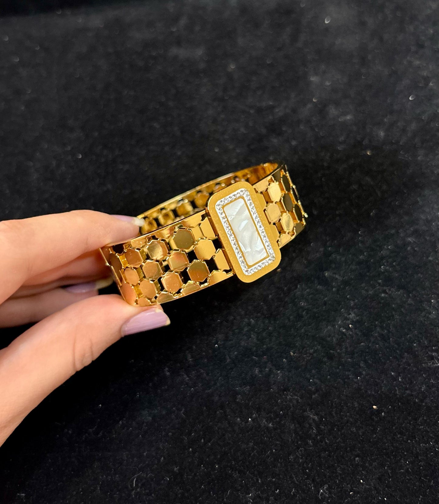 Ivory Crest Bracelet