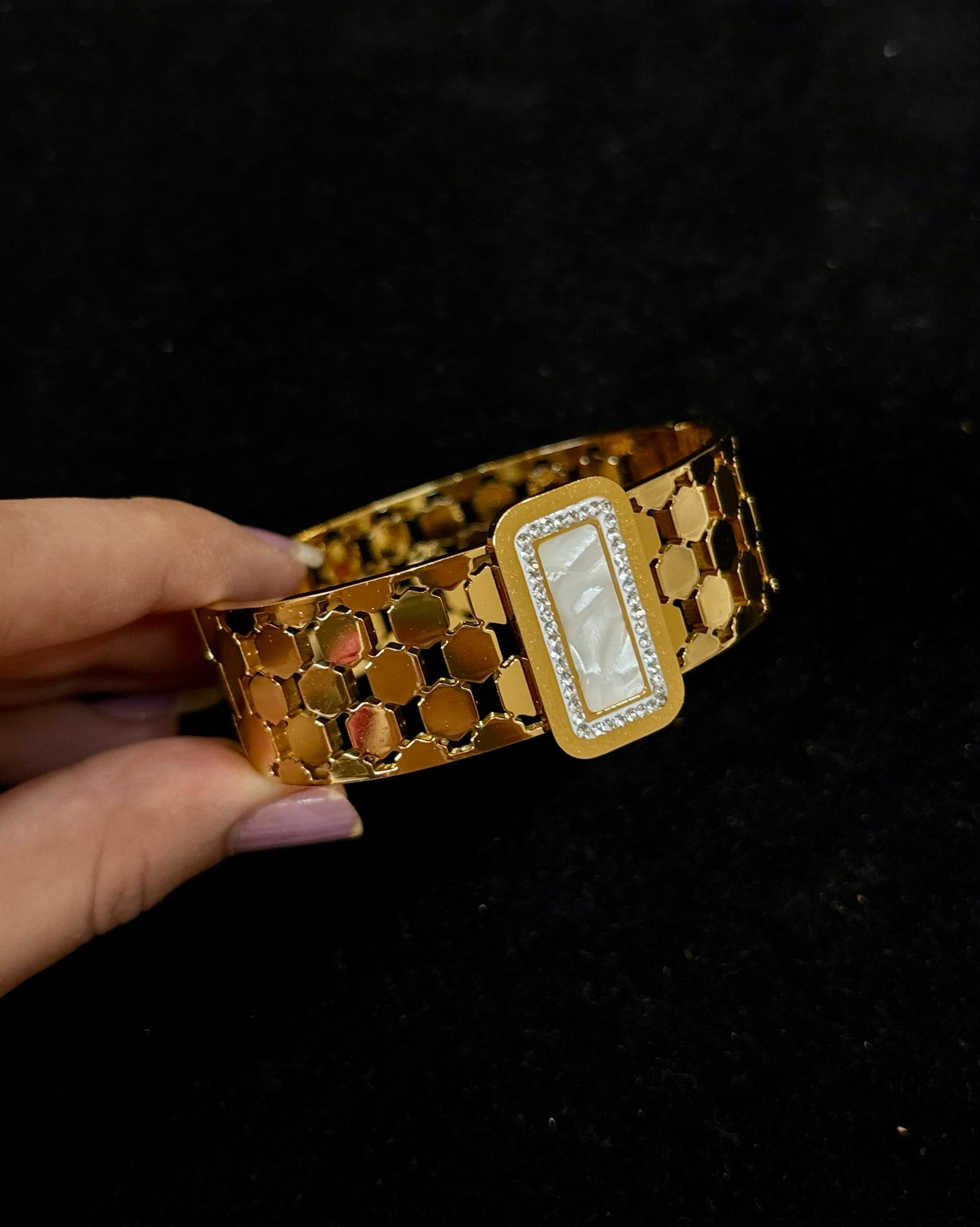 Ivory Crest Bracelet