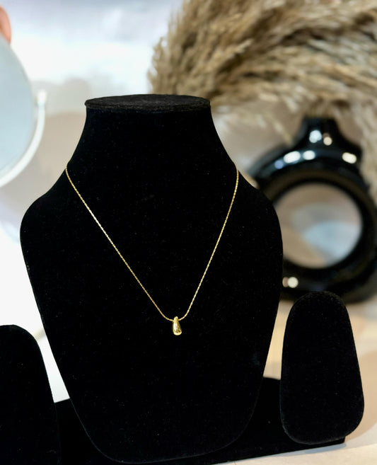Tear Drop Pendant Necklace