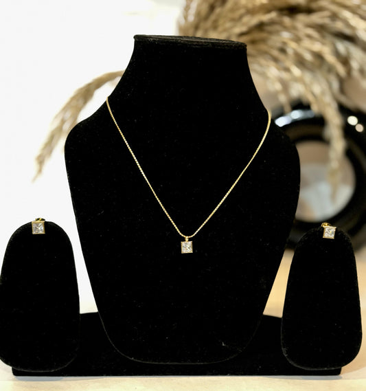 Elora Spark Necklace Set